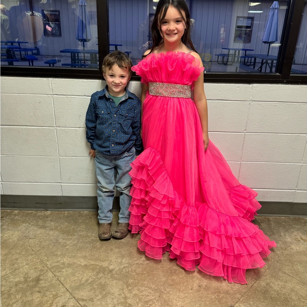Chic Fuchsia Ruffled Kids Dress